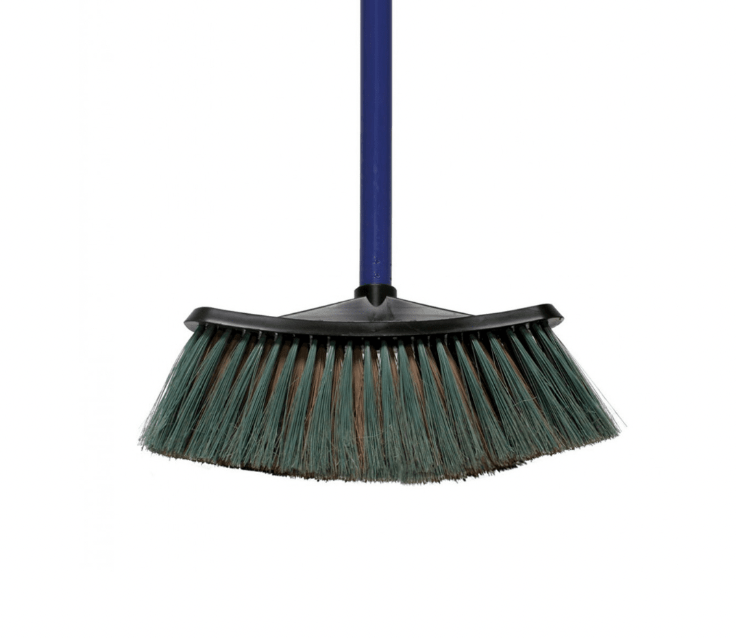 Escobillón Virutex verde básico con mango alargado y cerdas firmes para limpieza eficaz